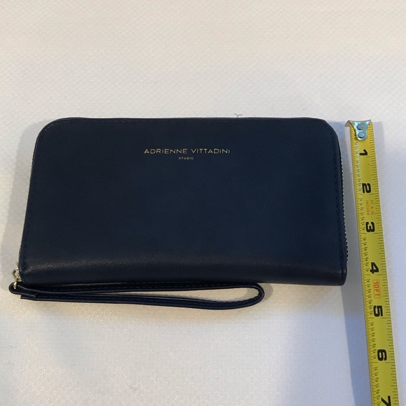 NWOT Adrienne Vittadini Studio Wallet/ Wristlet Color Blue Navy - Picture 6 of 6